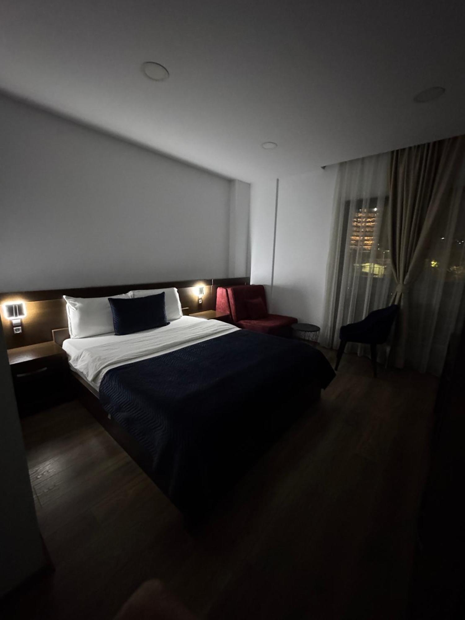 Hotel Real Приштина Екстер'єр фото