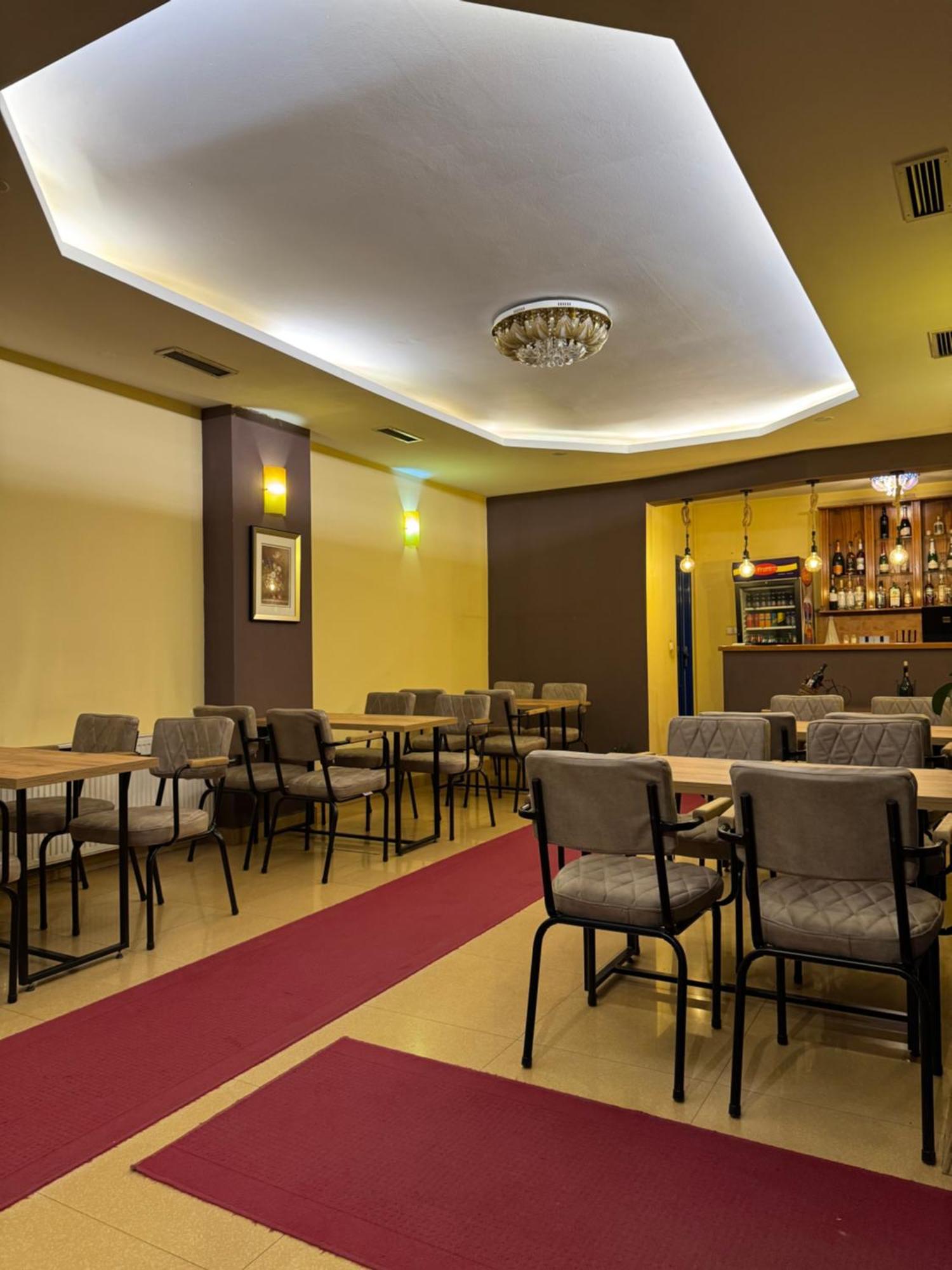 Hotel Real Приштина Екстер'єр фото